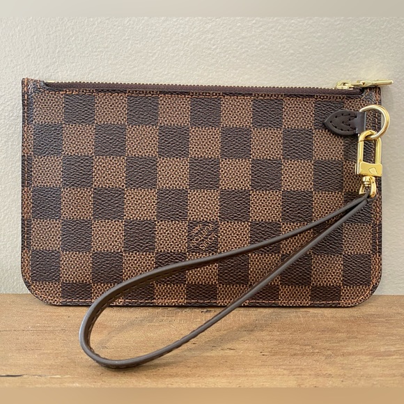 Louis Vuitton Handbags - Authentic Louis Vuitton Damier Neverfull Pouchette